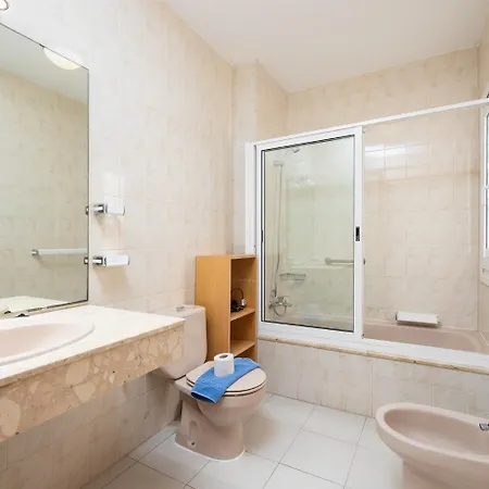 Semesterbostad Reyes *